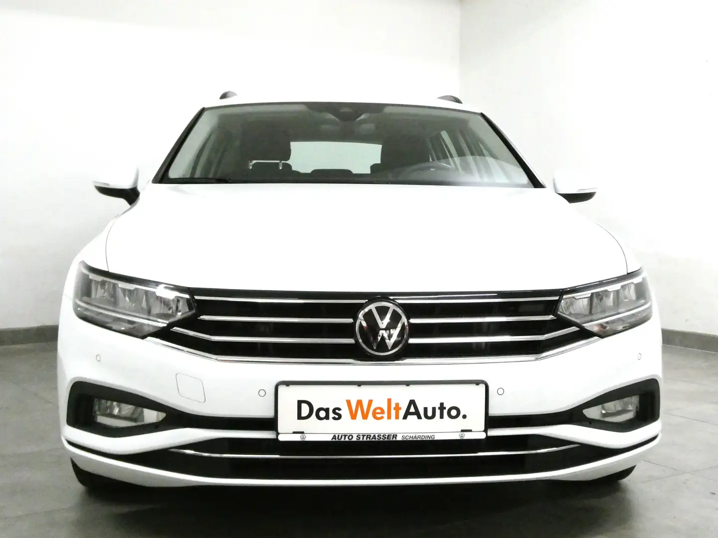 Volkswagen Passat Variant 2,0 TDI DSG LED Navi Ahk ACC App DAB R-Kamera Shz Blanco - 2