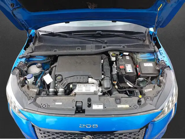 Peugeot 208 view 5