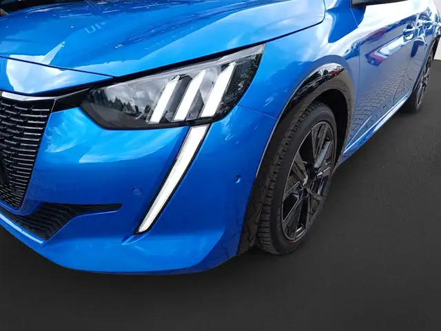 Peugeot 208 view 9