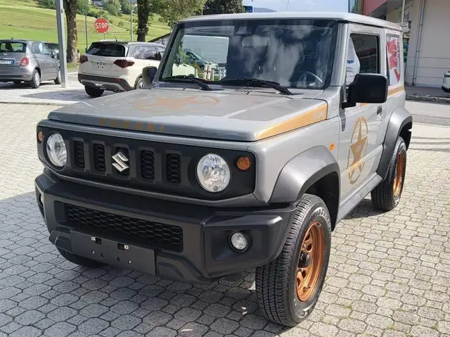 Suzuki Jimny 1.5 BENZINA AUTOVETTURA 4 POSTI 4X4 RIDOTTE