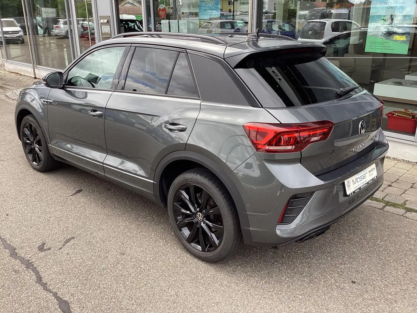 Volkswagen T-Roc 1.5 TSI ACT DSG R-Line/RFK/Matrix/ACC/Navi Grijs - 2