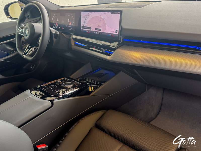 Photo du véhicule BMW 530