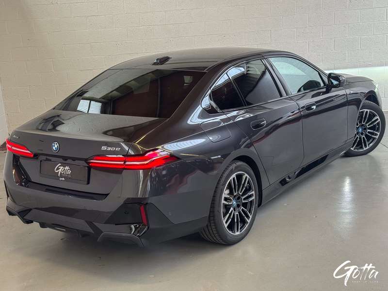 Photo du véhicule BMW 530