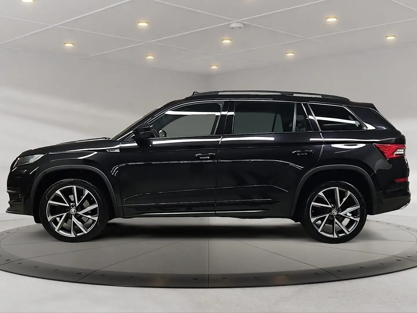 Skoda Kodiaq 4x4 * SPORTLINE * WERKSGARANTIE * PANO * AHK * LED Schwarz - 2