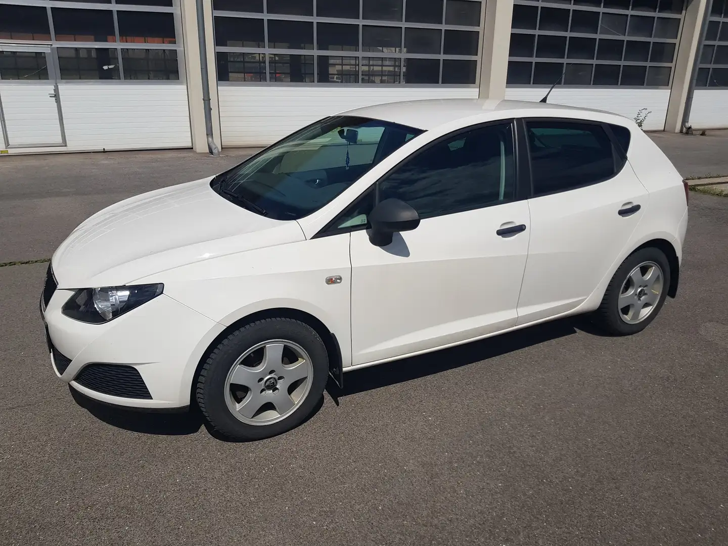 SEAT Ibiza Reference 1,4 TDI DPF Weiß - 1