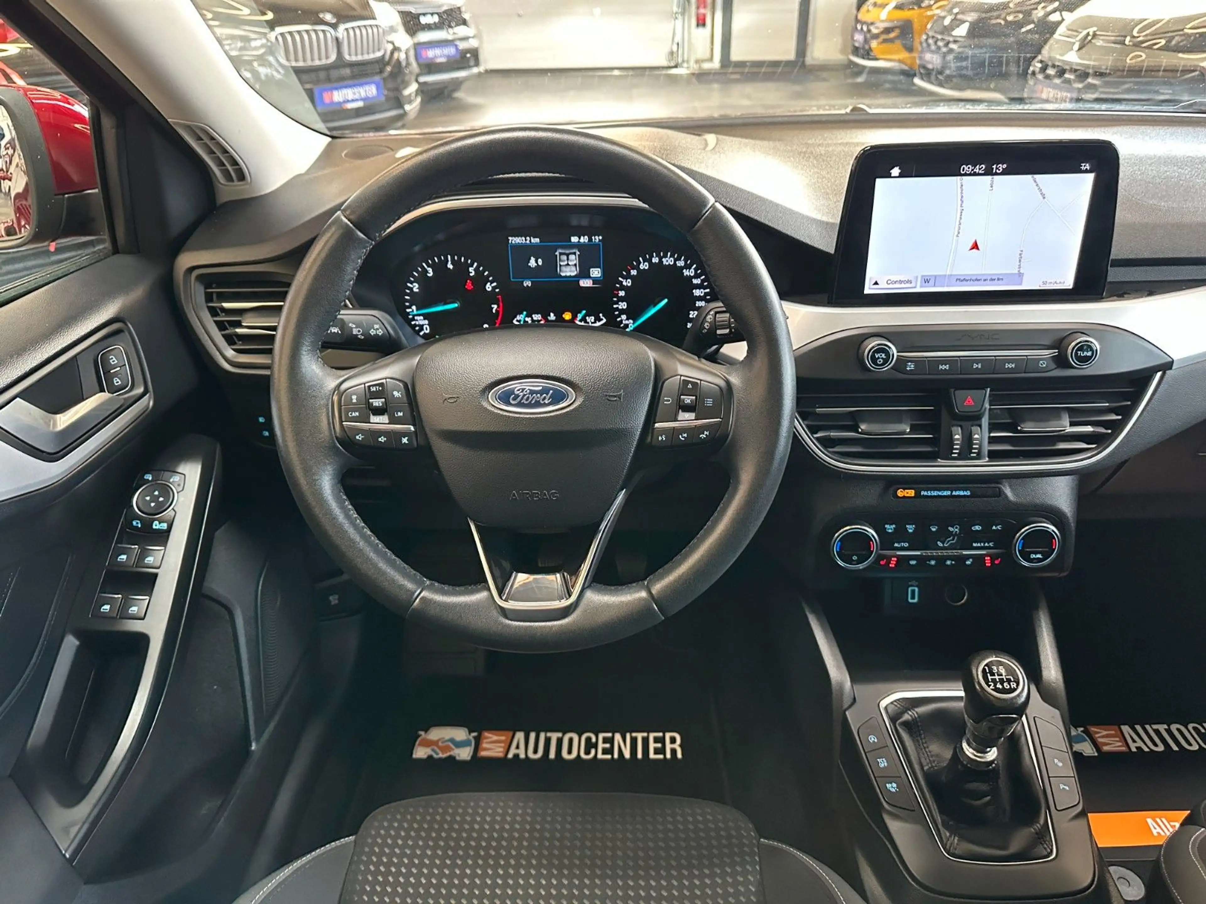 Ford Focus Lim. *PANO*KAMERA*AHK*LED*TEMPOMAT* — photo 8
