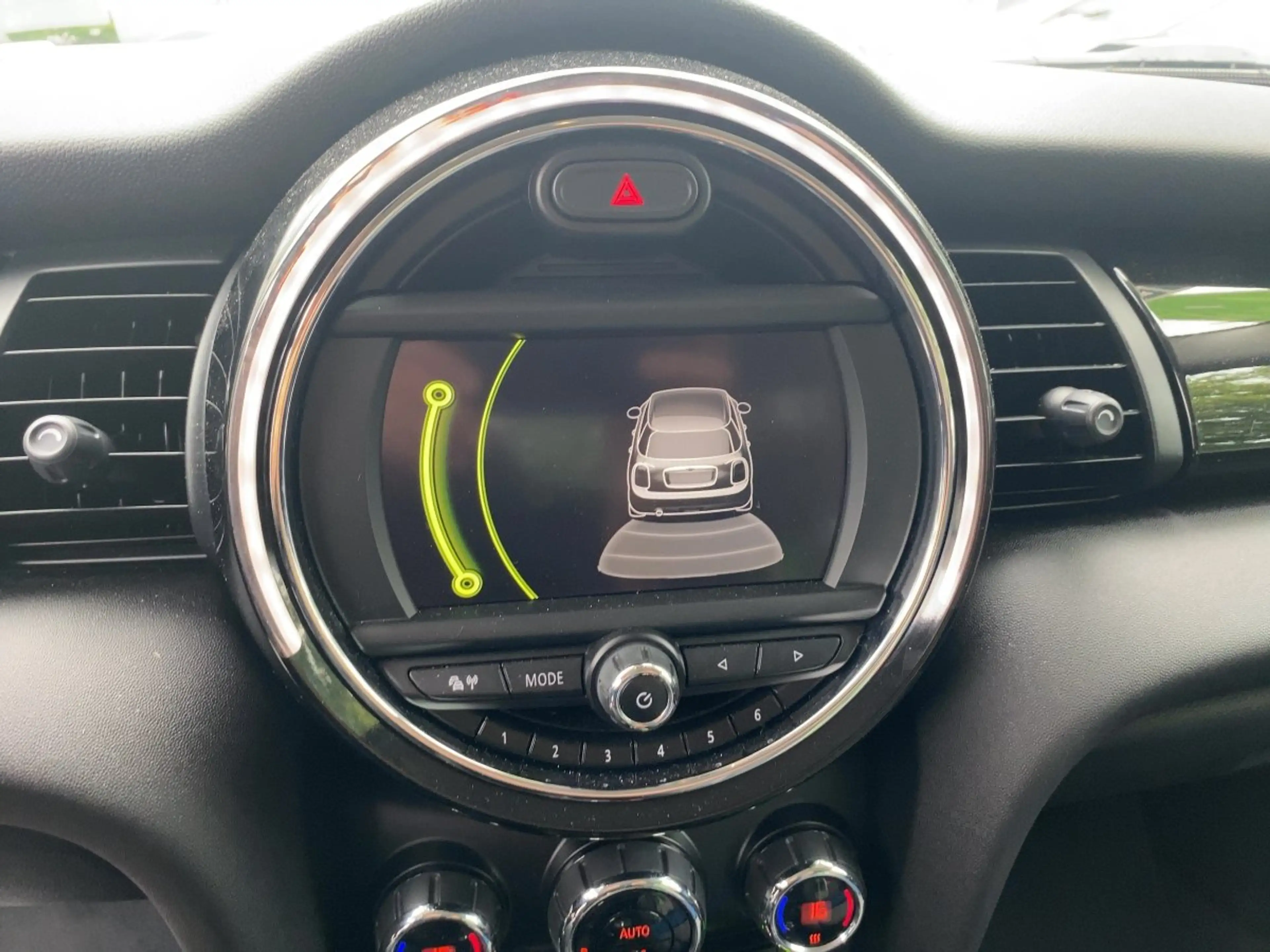 MINI Cooper 1.5 guter gebrauchter Kompaktwagen — photo 16
