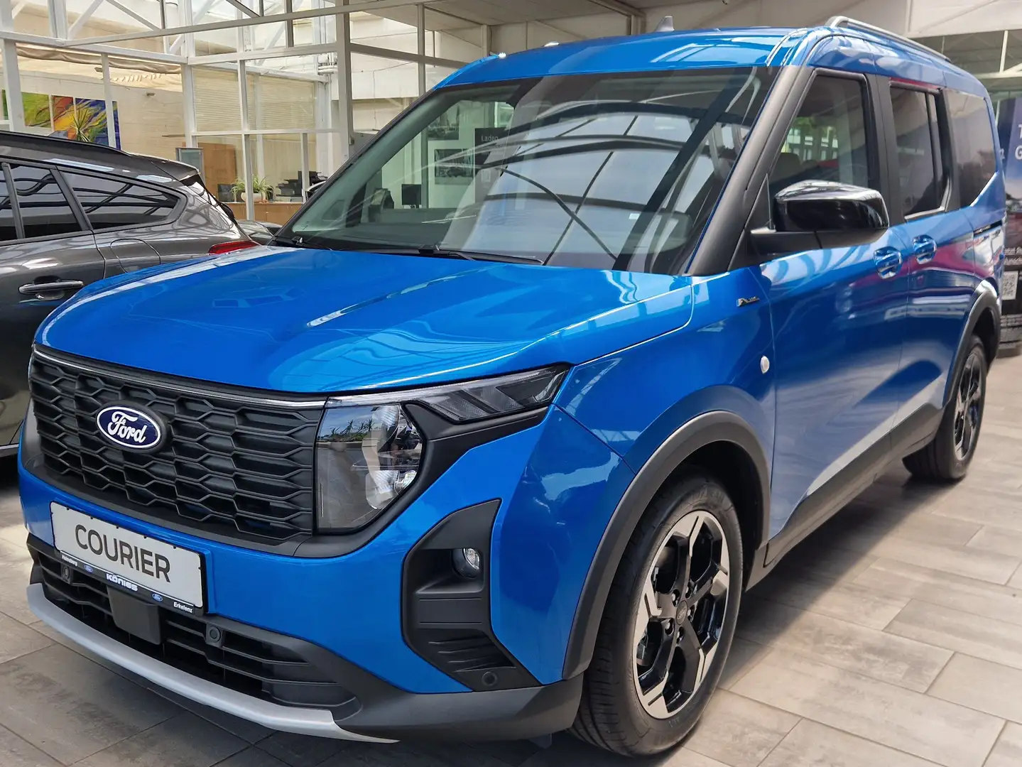 Ford Tourneo Courier Active Blau - 1