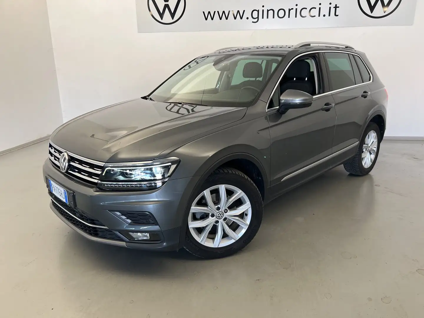 Volkswagen Tiguan Tiguan 2.0 TDI DSG 4MOTION Advanced BlueMotion Te Gris - 2