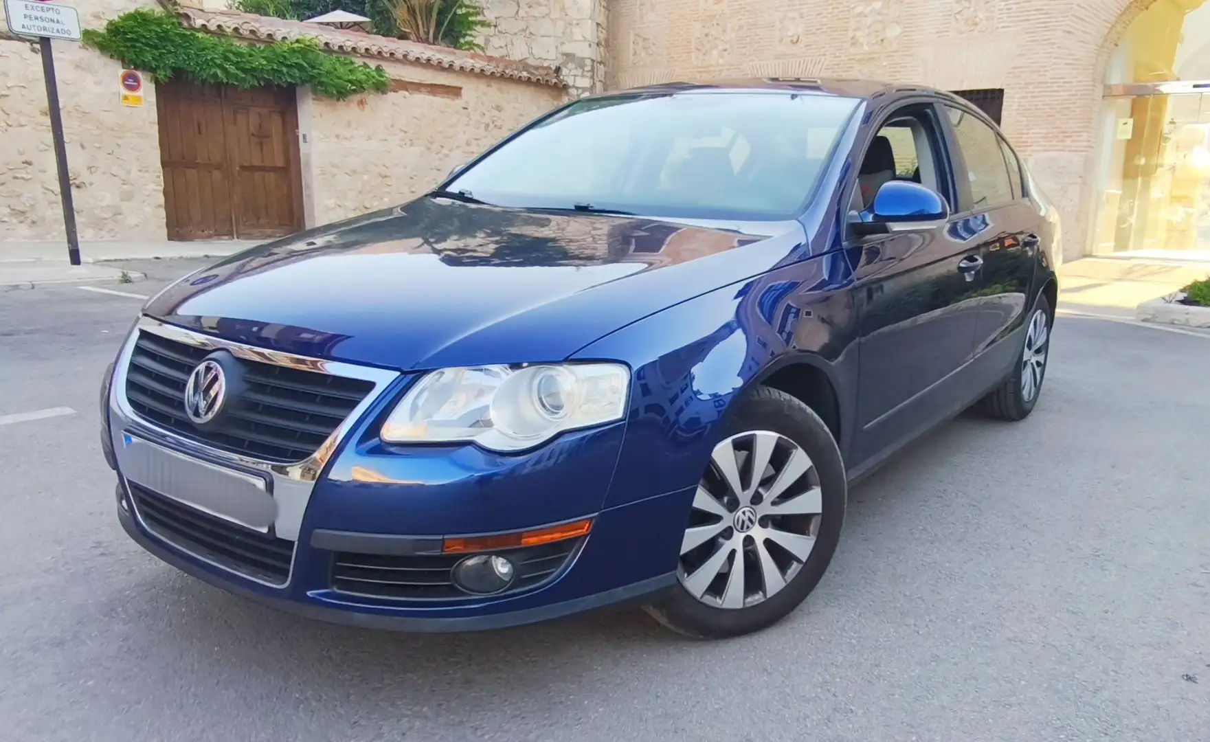 Volkswagen Passat 2.0TDI Highline BMT - 1