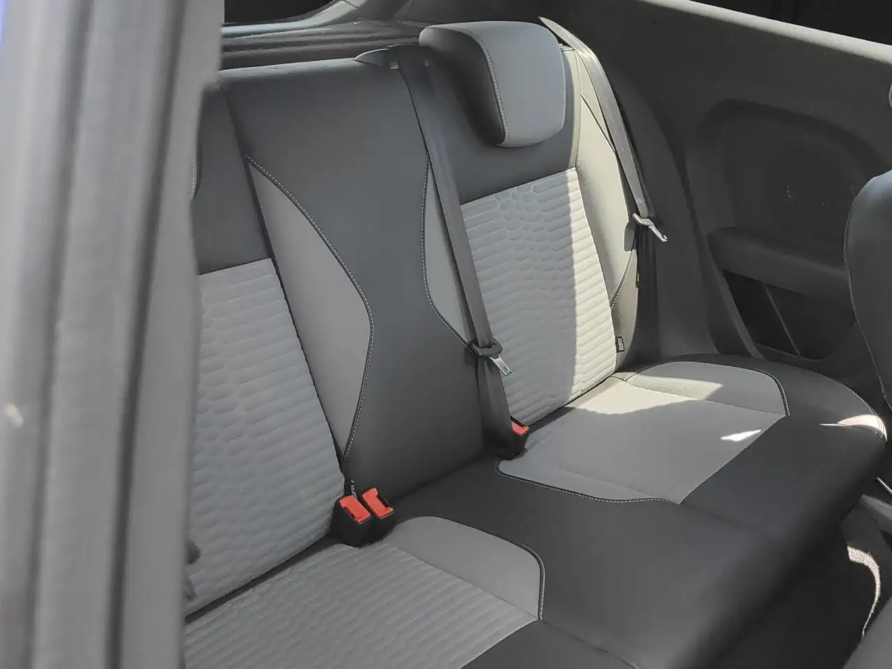 Ford Fiesta ST — photo 19