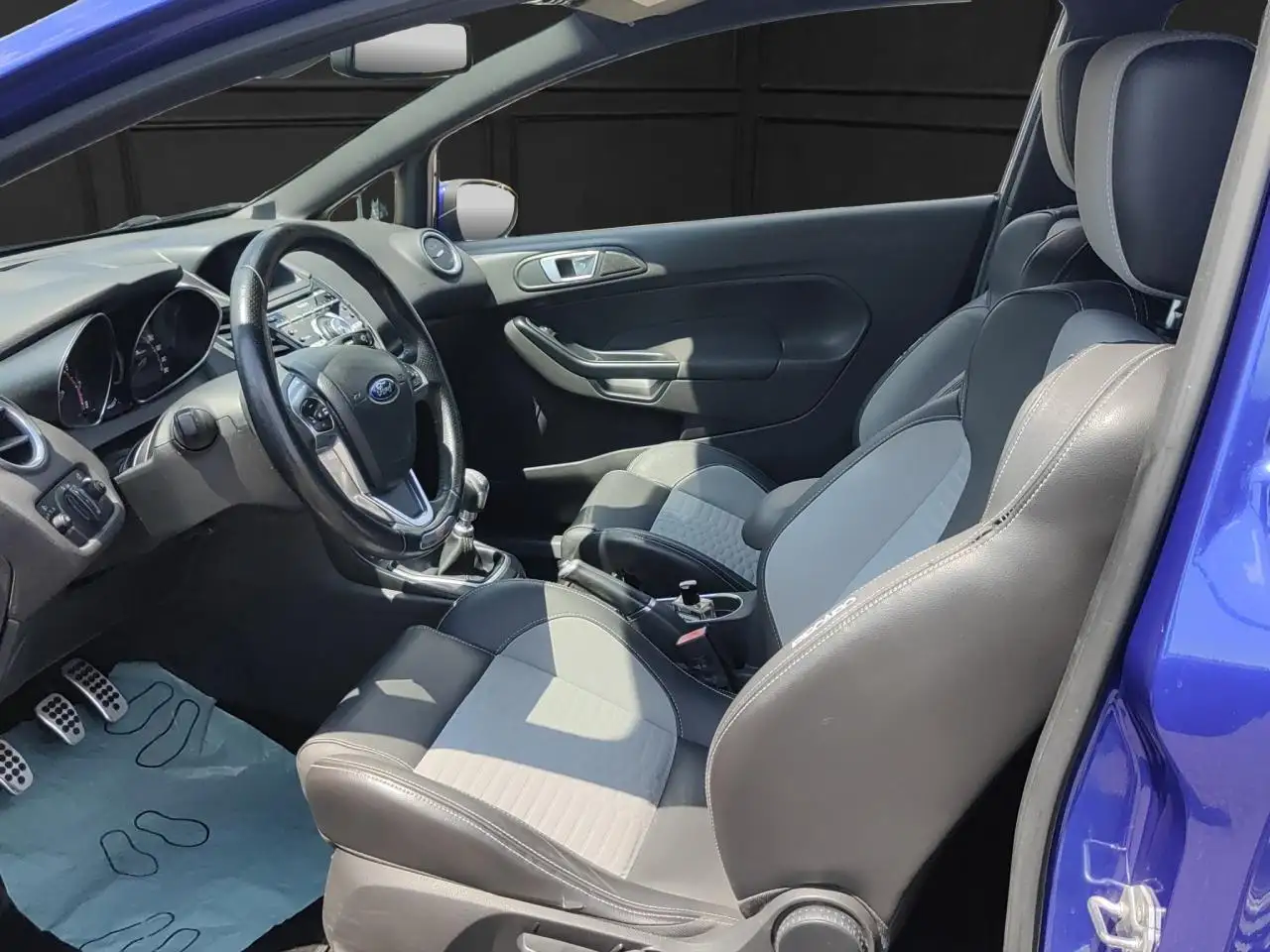 Ford Fiesta ST — photo 9