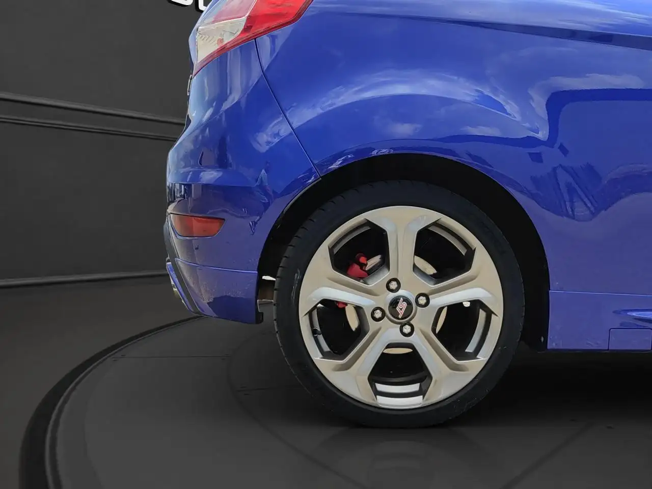 Ford Fiesta ST — photo 25