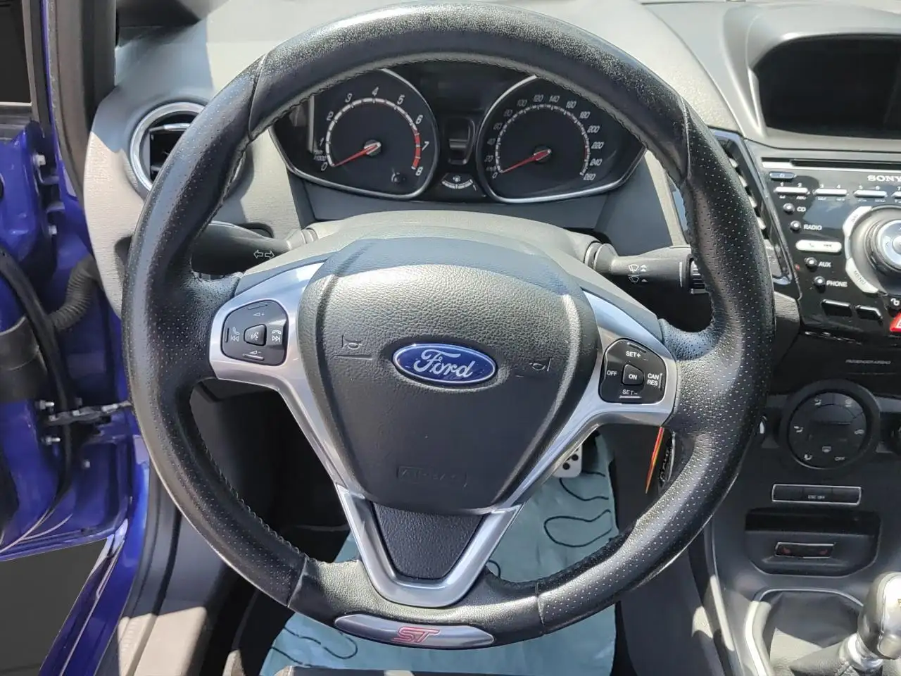 Ford Fiesta ST — photo 10
