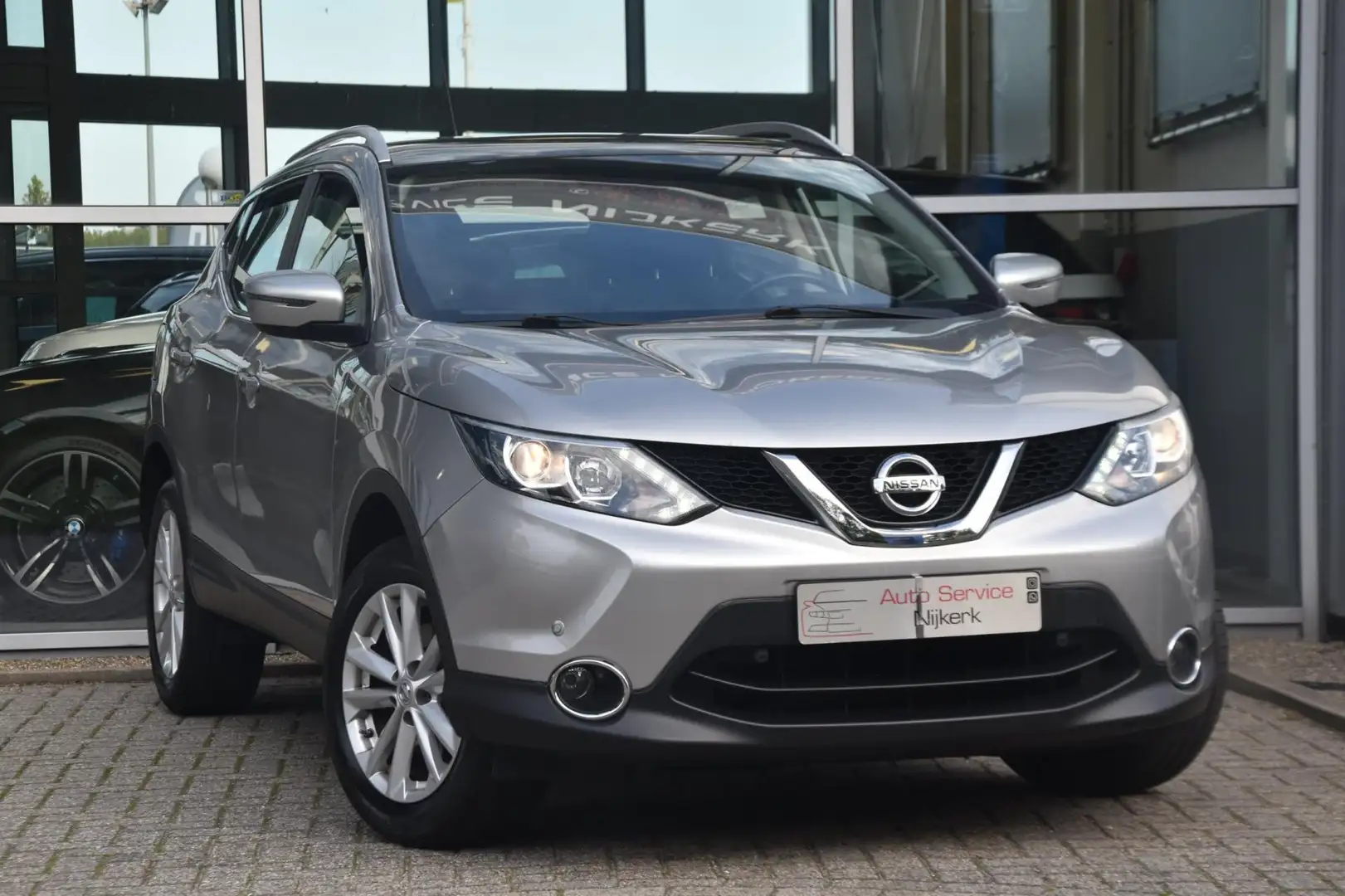 Nissan Qashqai 1.2 Acenta Airco Pdc Pano. dak NAP Nette Auto + In Grijs - 1