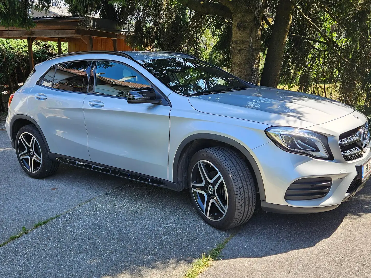 Mercedes-Benz GLA 200 GLA 200 d Austria Edition Austria Edition Silber - 2