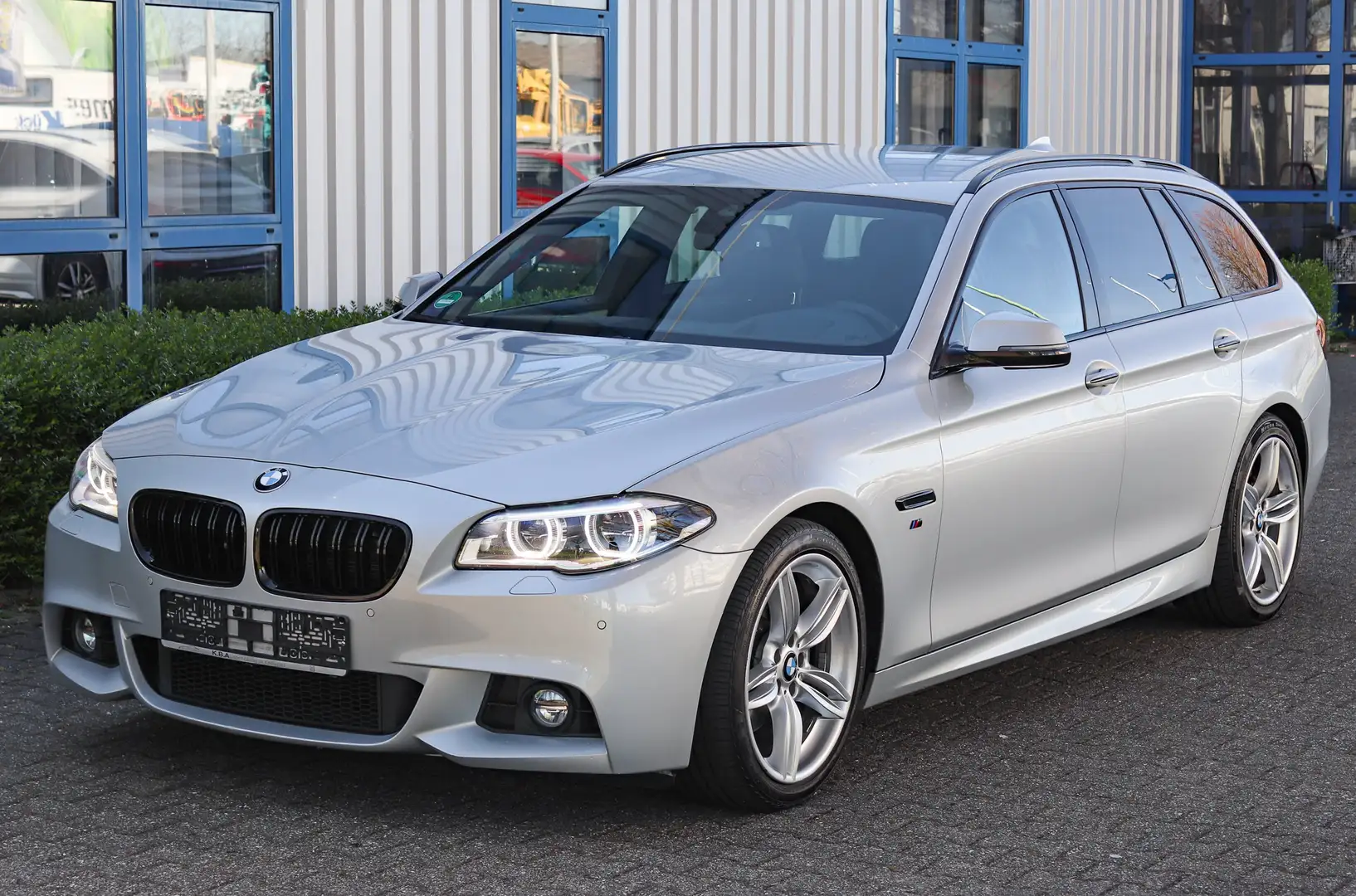 BMW 520 520d TOUR. M-PAKET*AUTOM*LED*LEDER*KAMERA*HUD*SPUR Szürke - 1