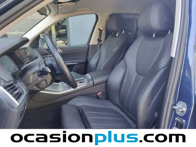 BMW X5 view 8