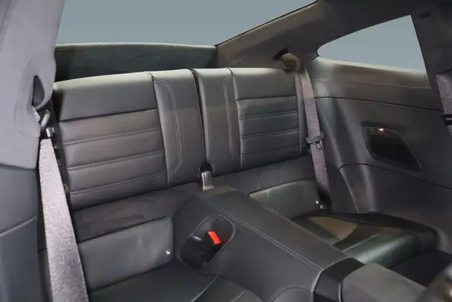 Porsche 911 view 12