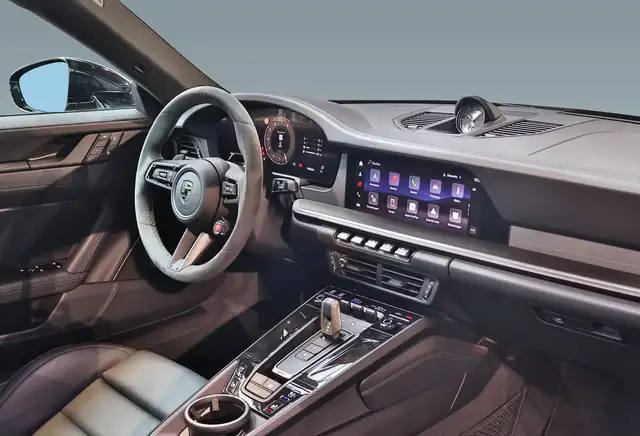 Porsche 911 view 14