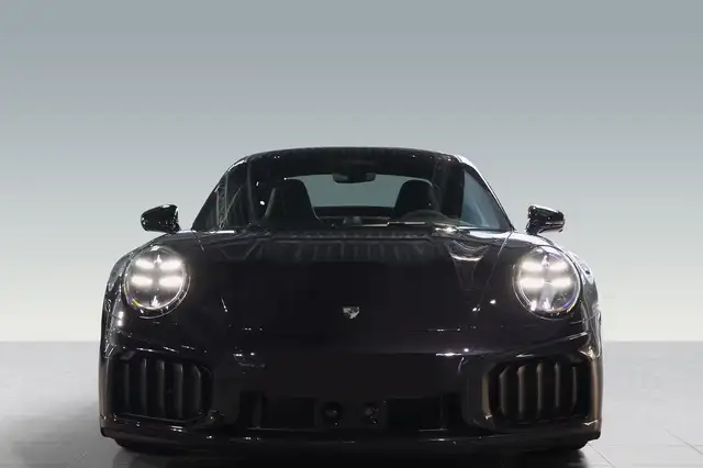 Porsche 911 view 5