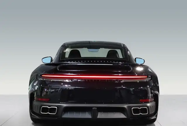 Porsche 911 view 15