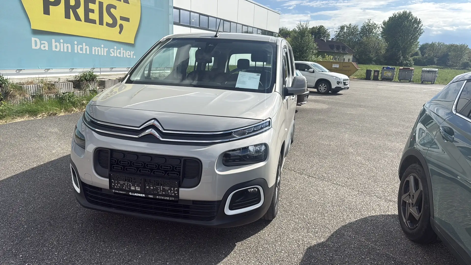 Citroen Berlingo Feel XL BlueHDI 100 Grau - 1
