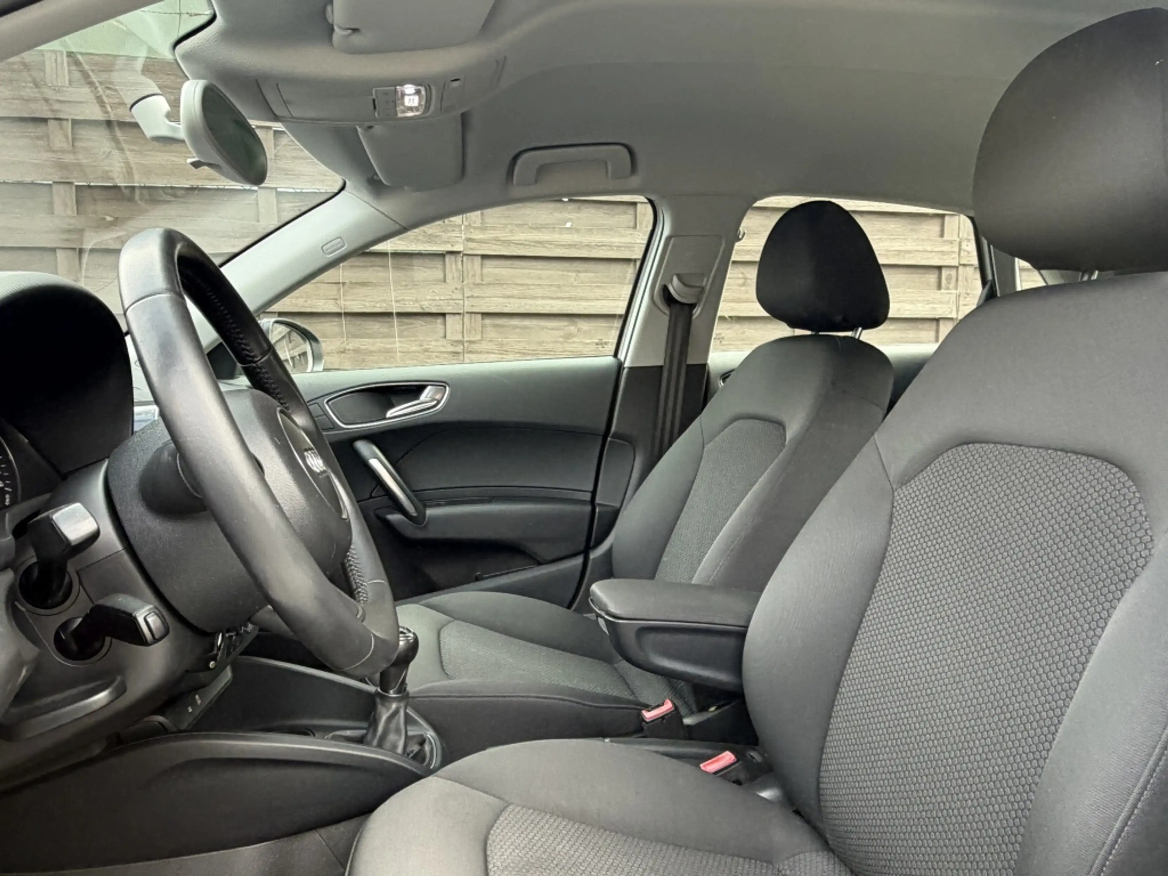 Audi A1 Sportback 1.2 TFSI Admired / S-line / Navi / Airco — photo 4