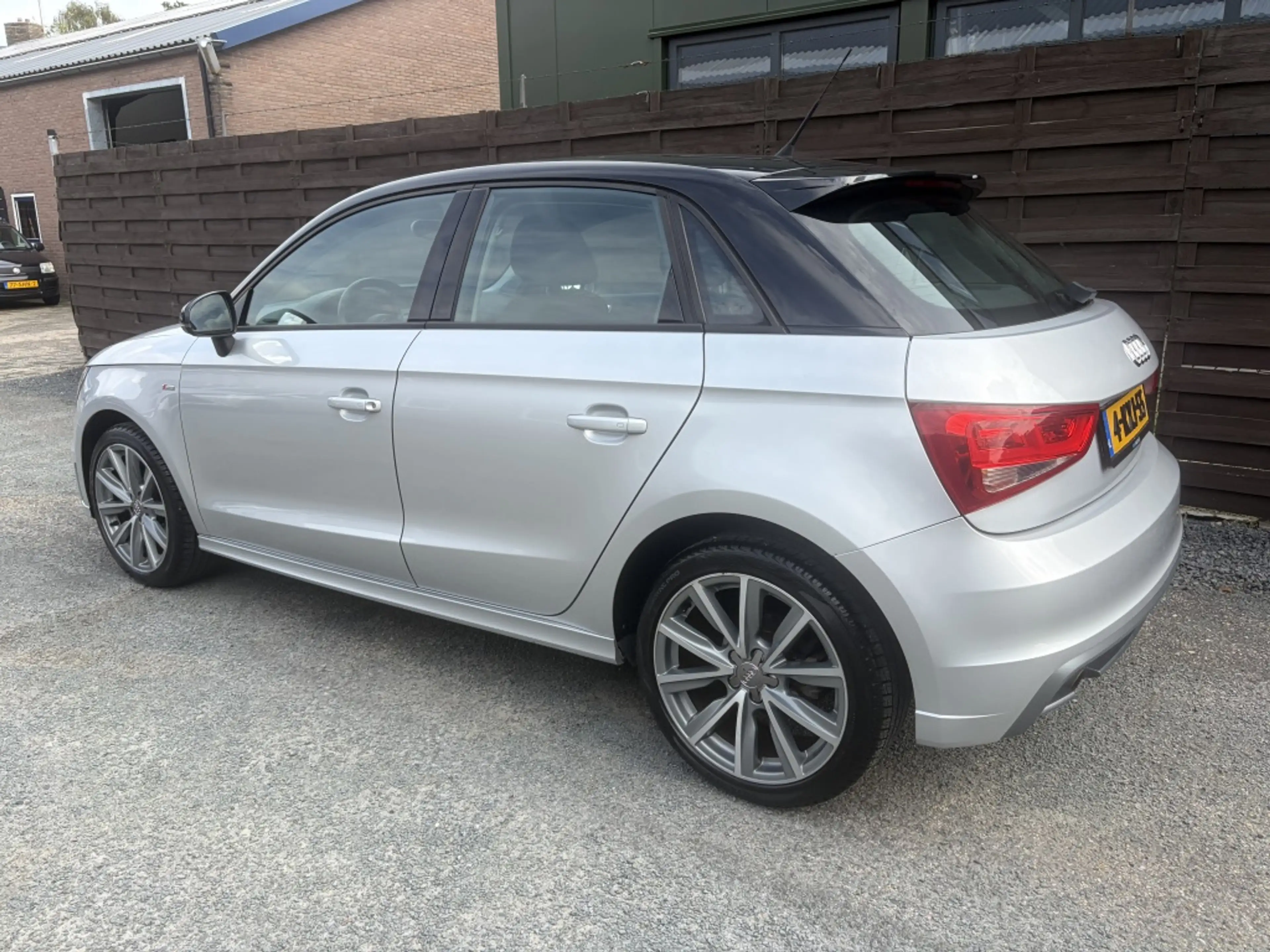 Audi A1 Sportback 1.2 TFSI Admired / S-line / Navi / Airco — photo 8
