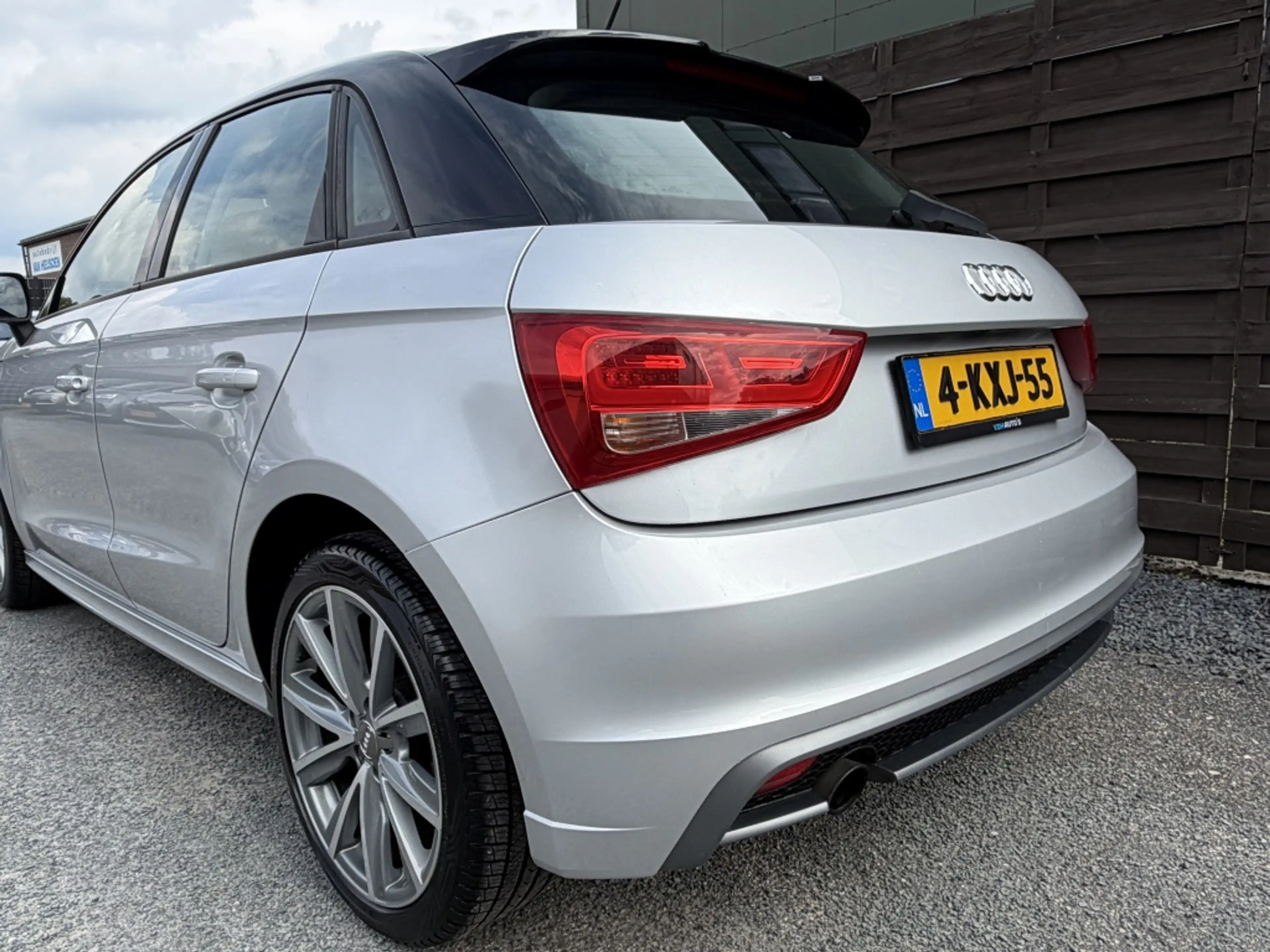 Audi A1 Sportback 1.2 TFSI Admired / S-line / Navi / Airco — photo 6
