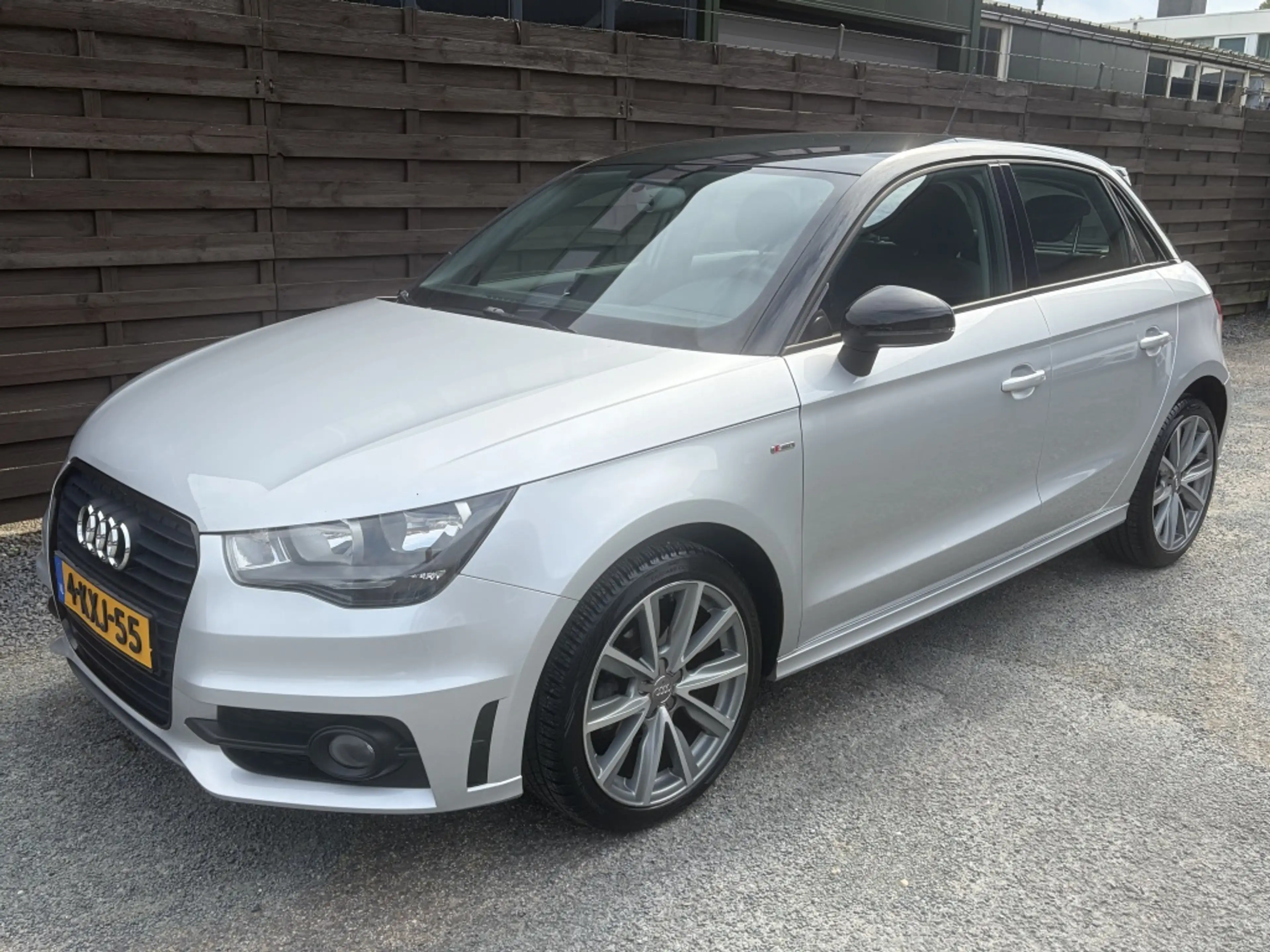 Audi A1 Sportback 1.2 TFSI Admired / S-line / Navi / Airco — photo 11