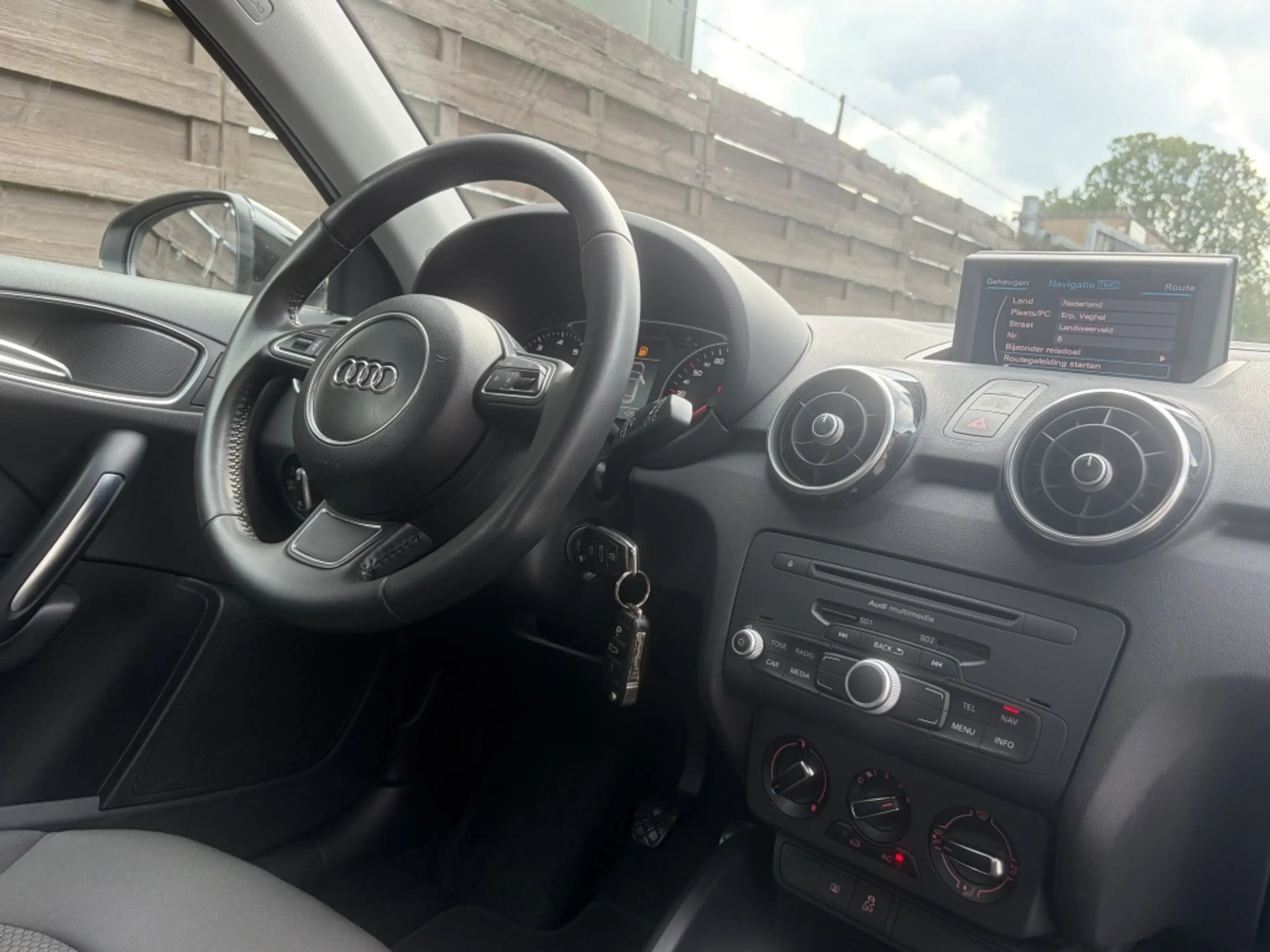 Audi A1 Sportback 1.2 TFSI Admired / S-line / Navi / Airco — photo 5
