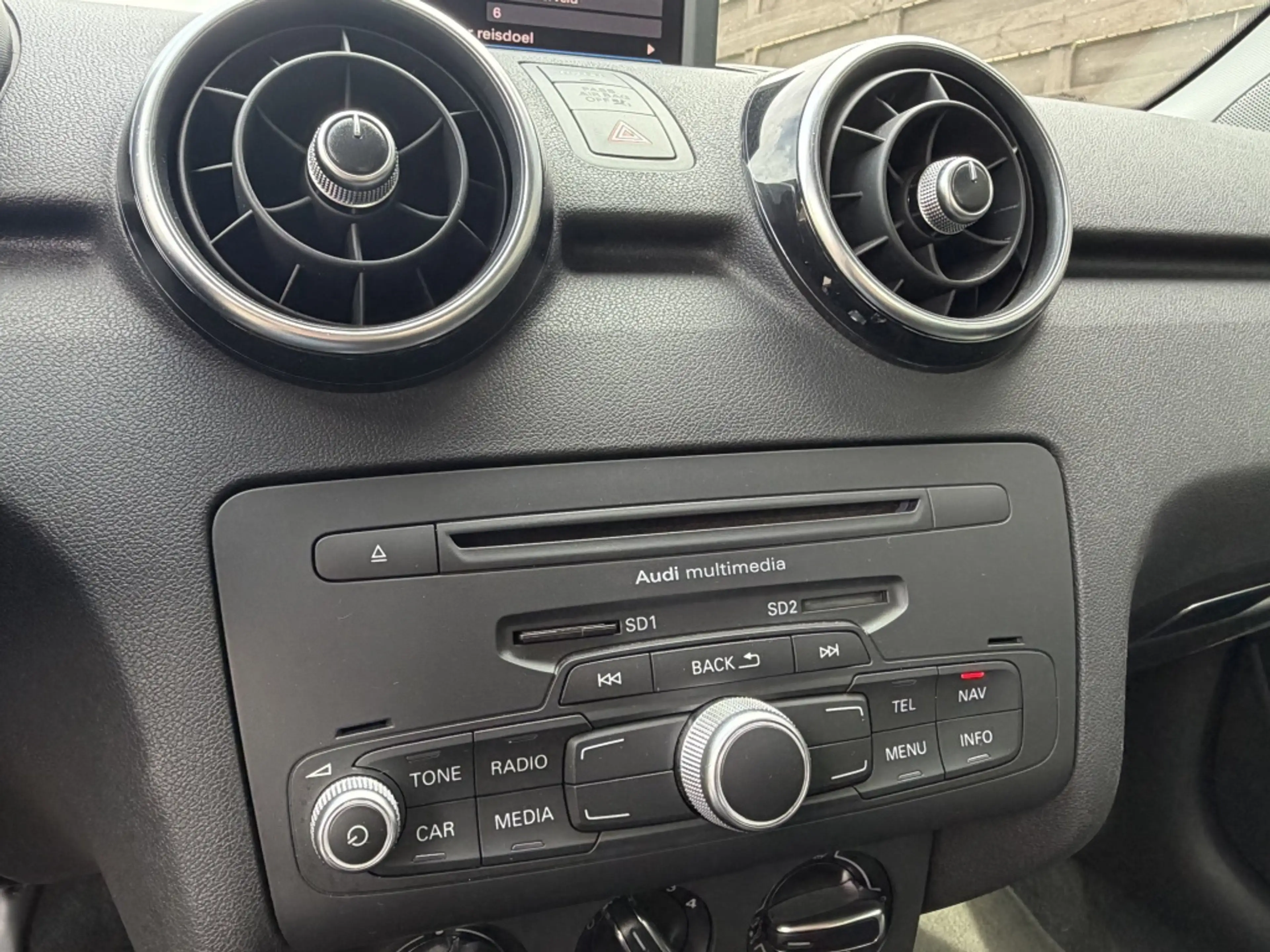 Audi A1 Sportback 1.2 TFSI Admired / S-line / Navi / Airco — photo 10