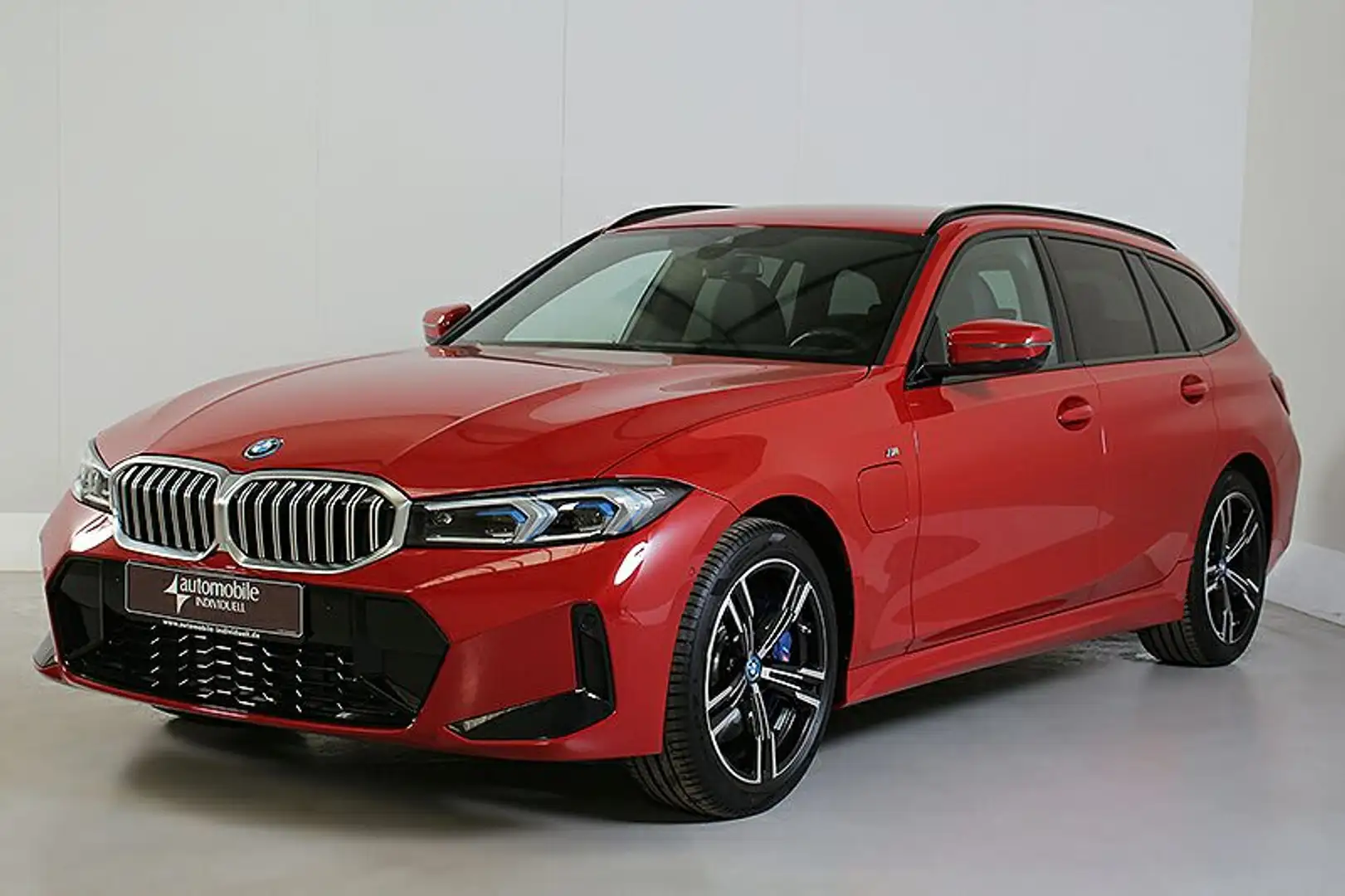 BMW 330 e AT M Sportpaket Widescreen LED AHK Parkassi Rood - 2