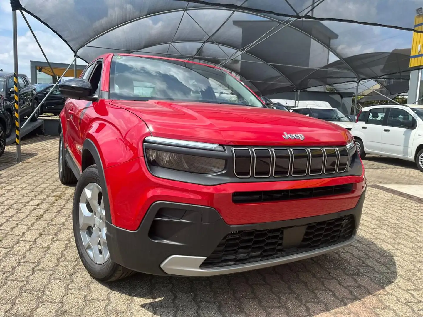 Jeep Avenger 1.2 Turbo 100 CV Altitude Rojo - 1