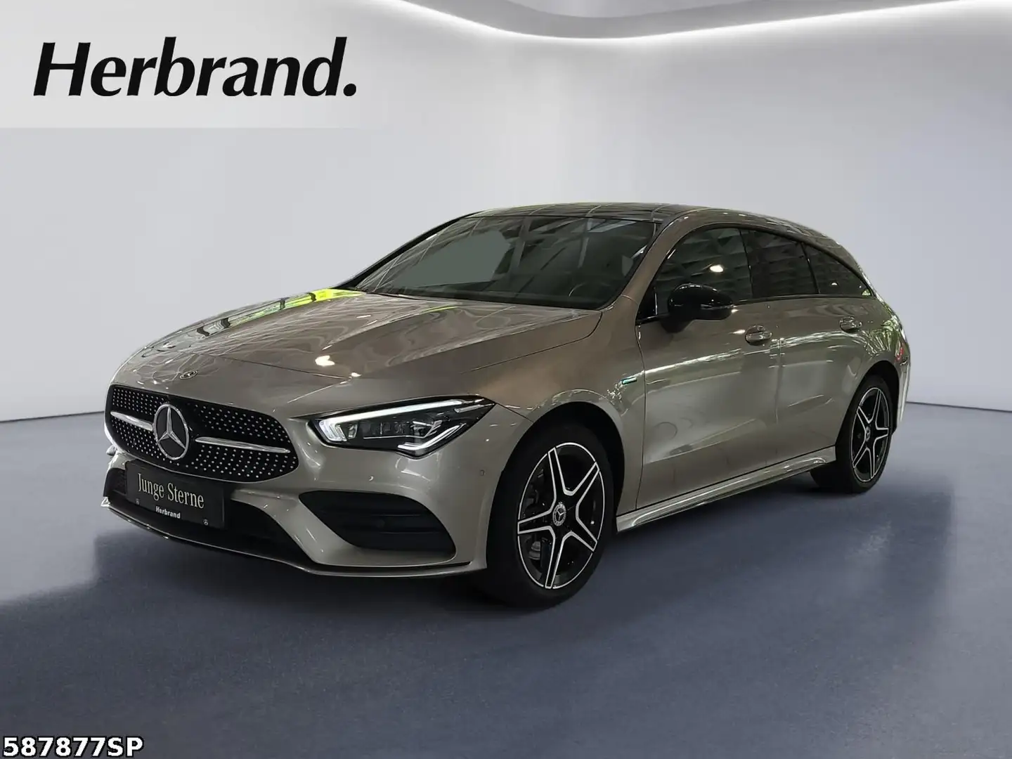 Mercedes-Benz CLA 250 e AMG Line Panorama Night Silber - 1