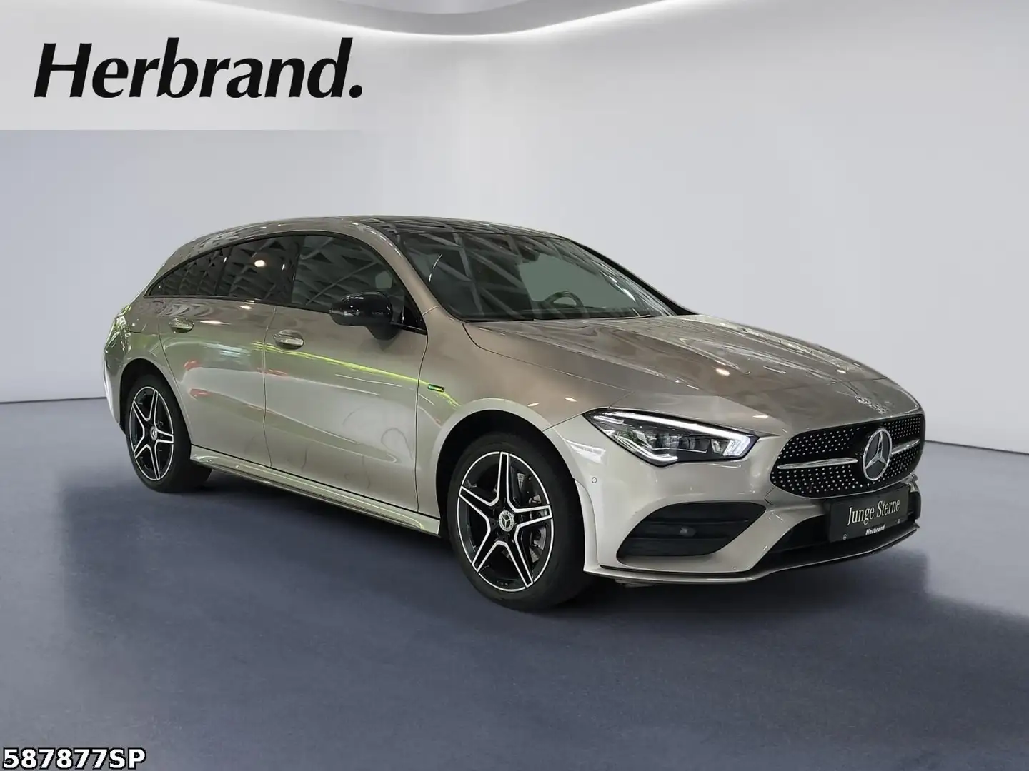Mercedes-Benz CLA 250 e AMG Line Panorama Night Silber - 2