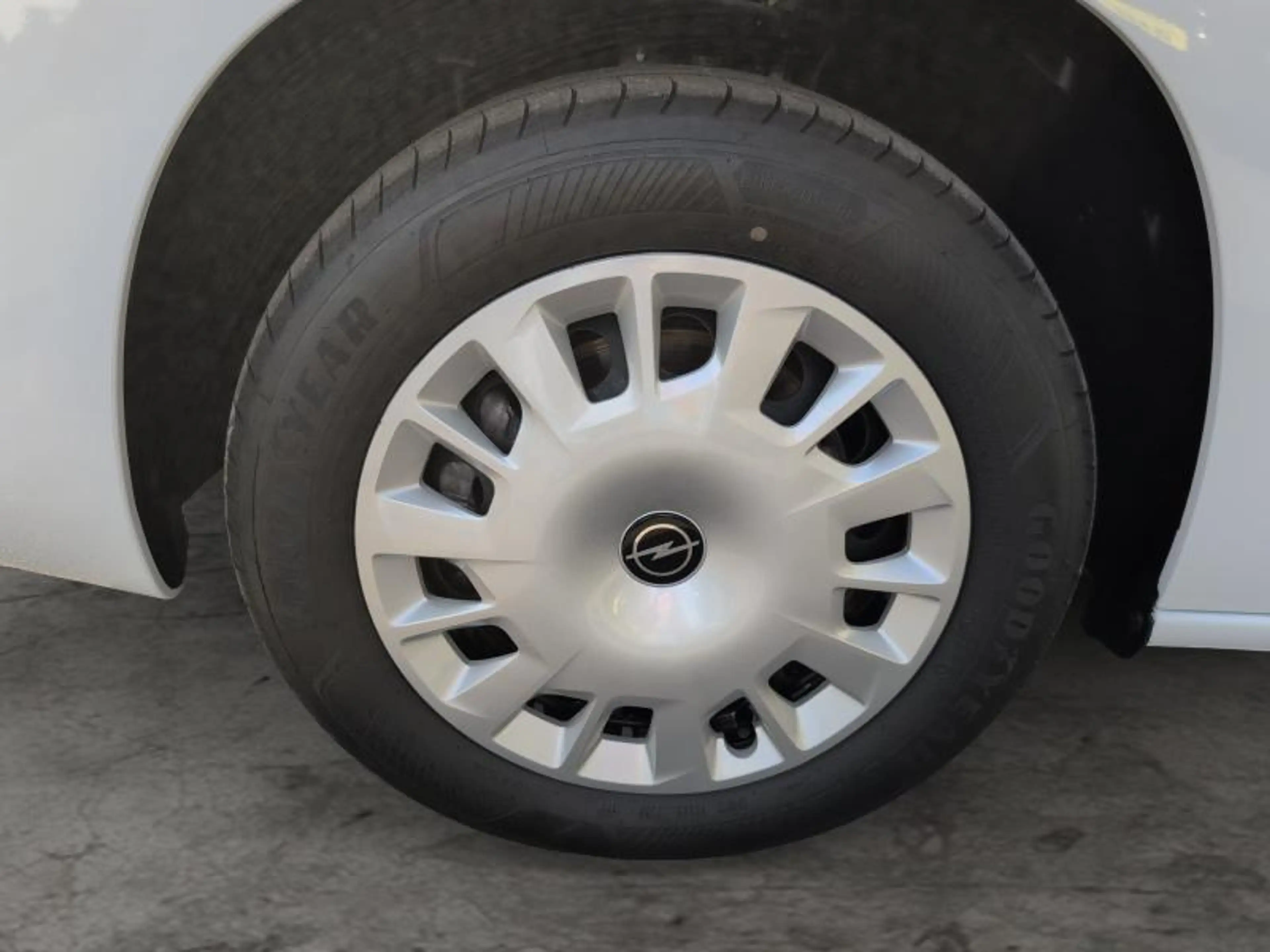 Opel Combo Life 1.2 110cv Blanc 07/26 622km ! Cruise Antidérive — photo 8