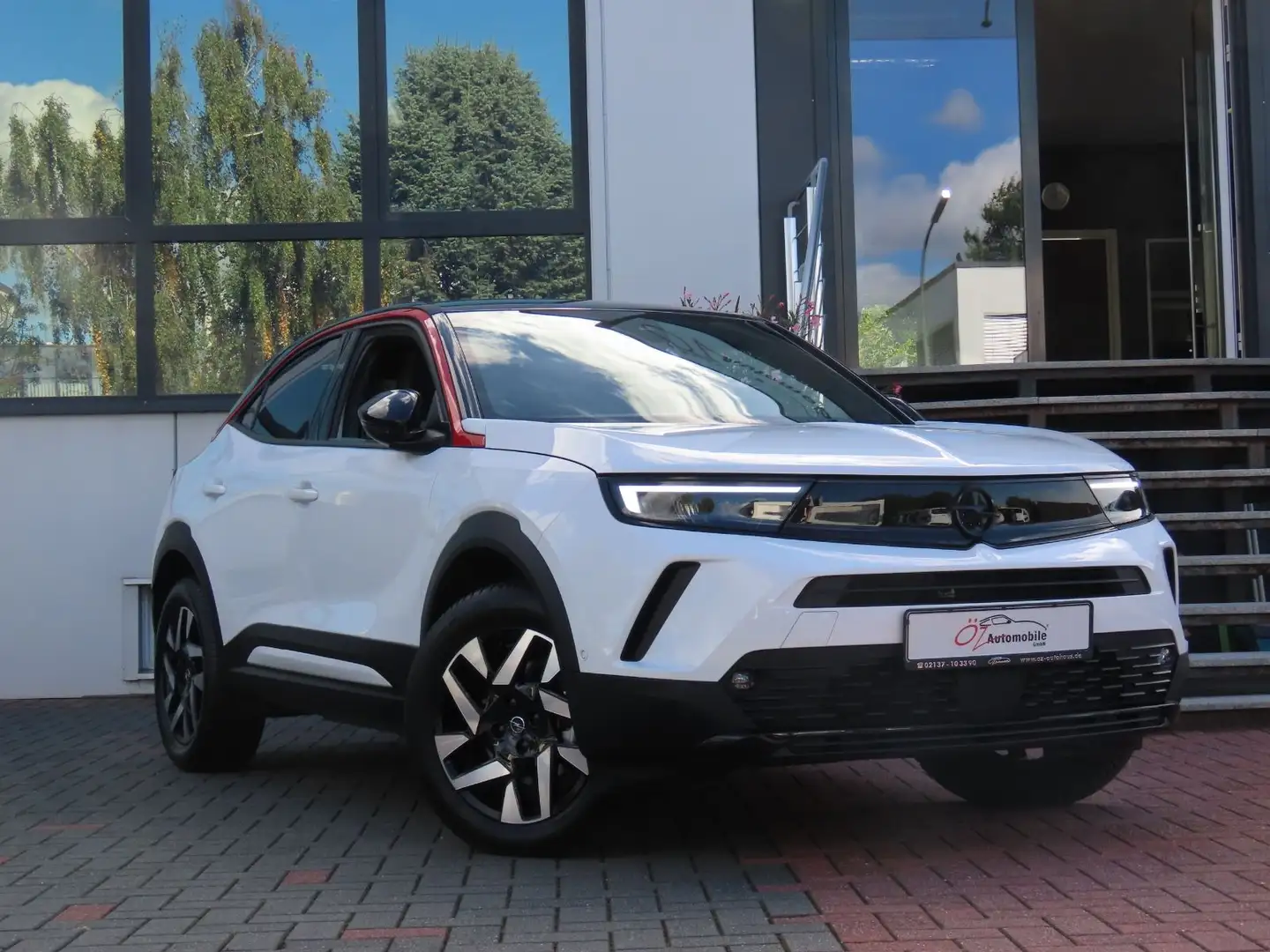 Opel Mokka-E Autom. Leder Touchscreen CarPlay 360° Weiß - 1