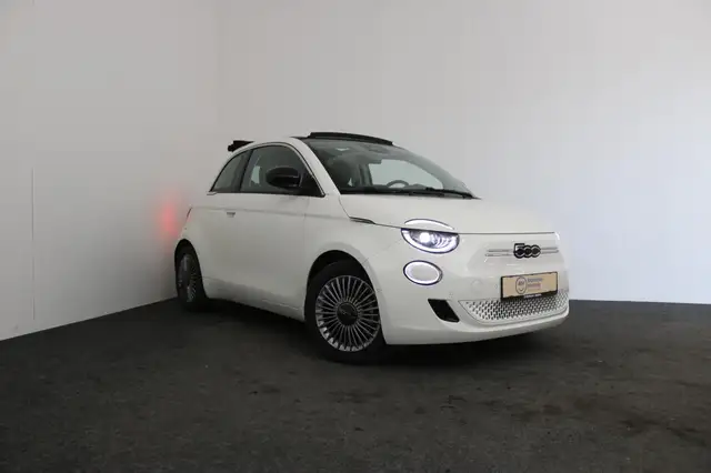 Fiat 500e ELEKTRISCH CABRIO RED VERSIE *CAMERA+SENSOREN*DAG*