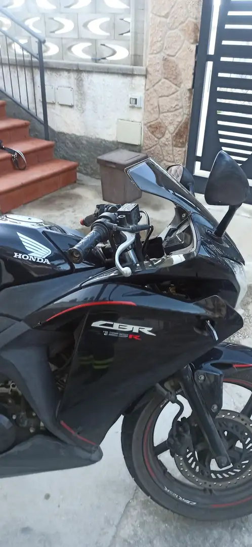 Honda CBR 125 Zwart - 2