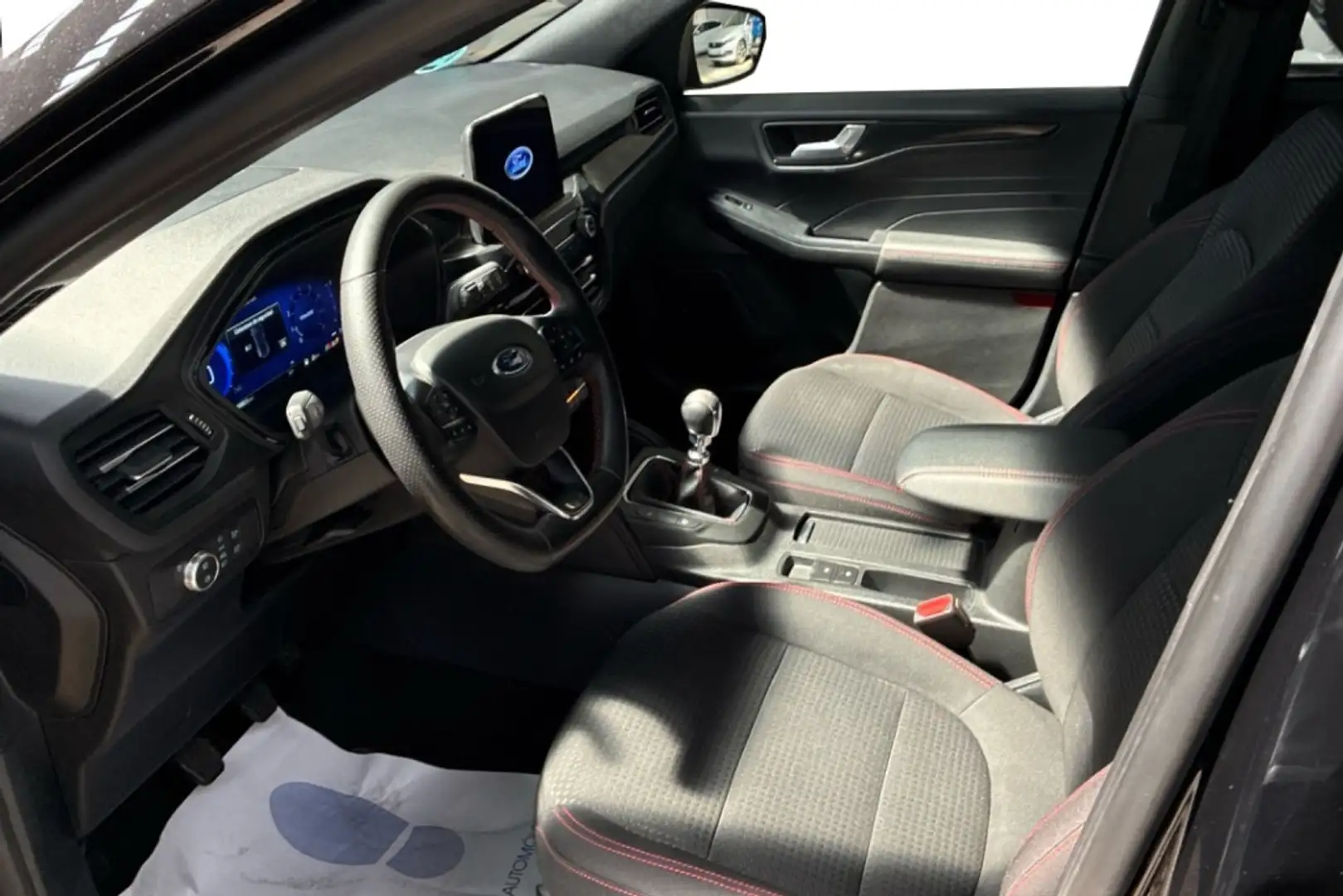 Ford Kuga 1.5 ECOBOOST 110KW ST-LINE 150 5P Negro - 2