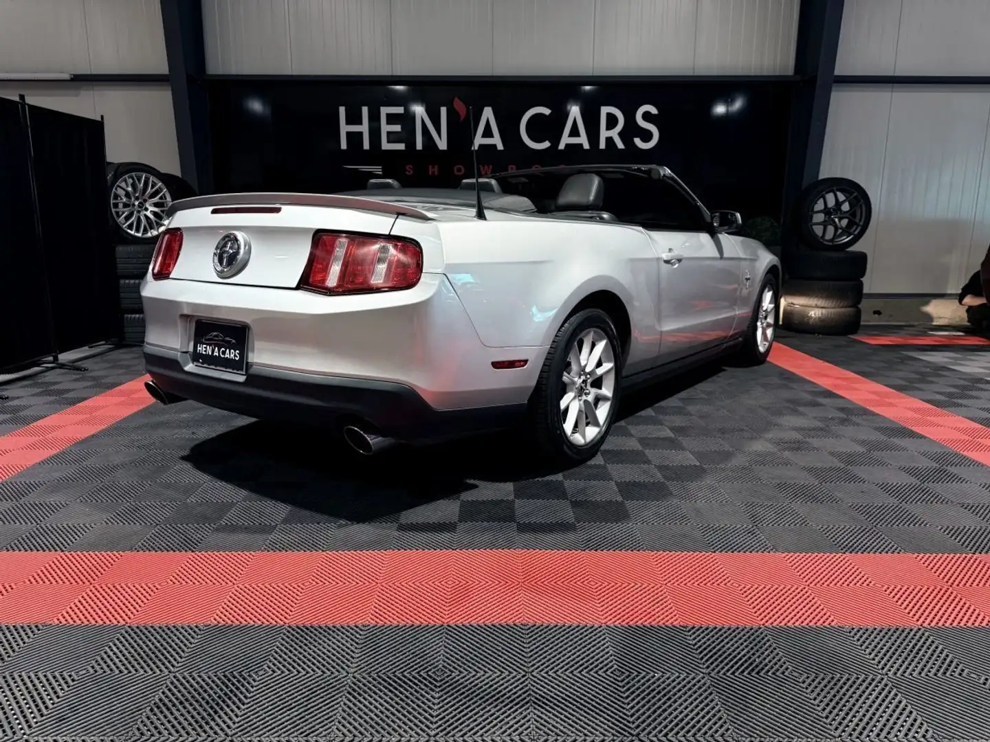 Ford Mustang PREMIUM 3,7 V6 Gris - 2