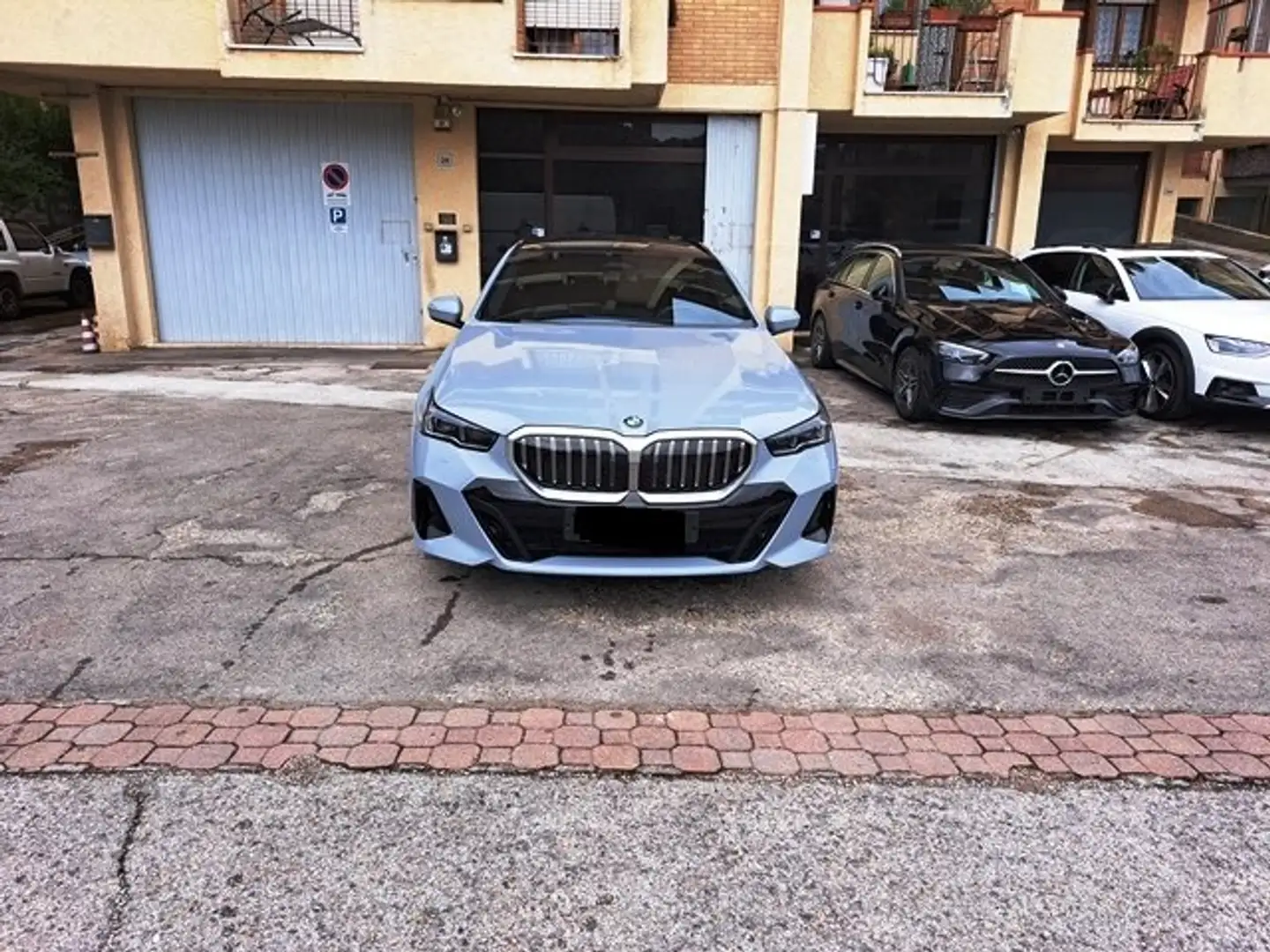 BMW 520 520d Touring 48V xdrive MSport auto(197CV)TETTO Grigio - 2