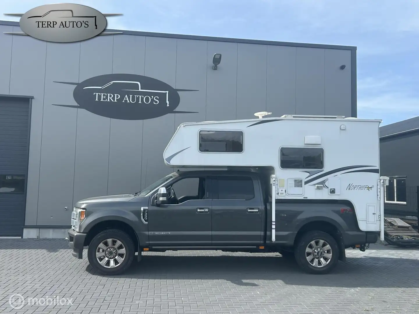 Ford F 350 USA 6.7 V8 Platinum Gris - 1