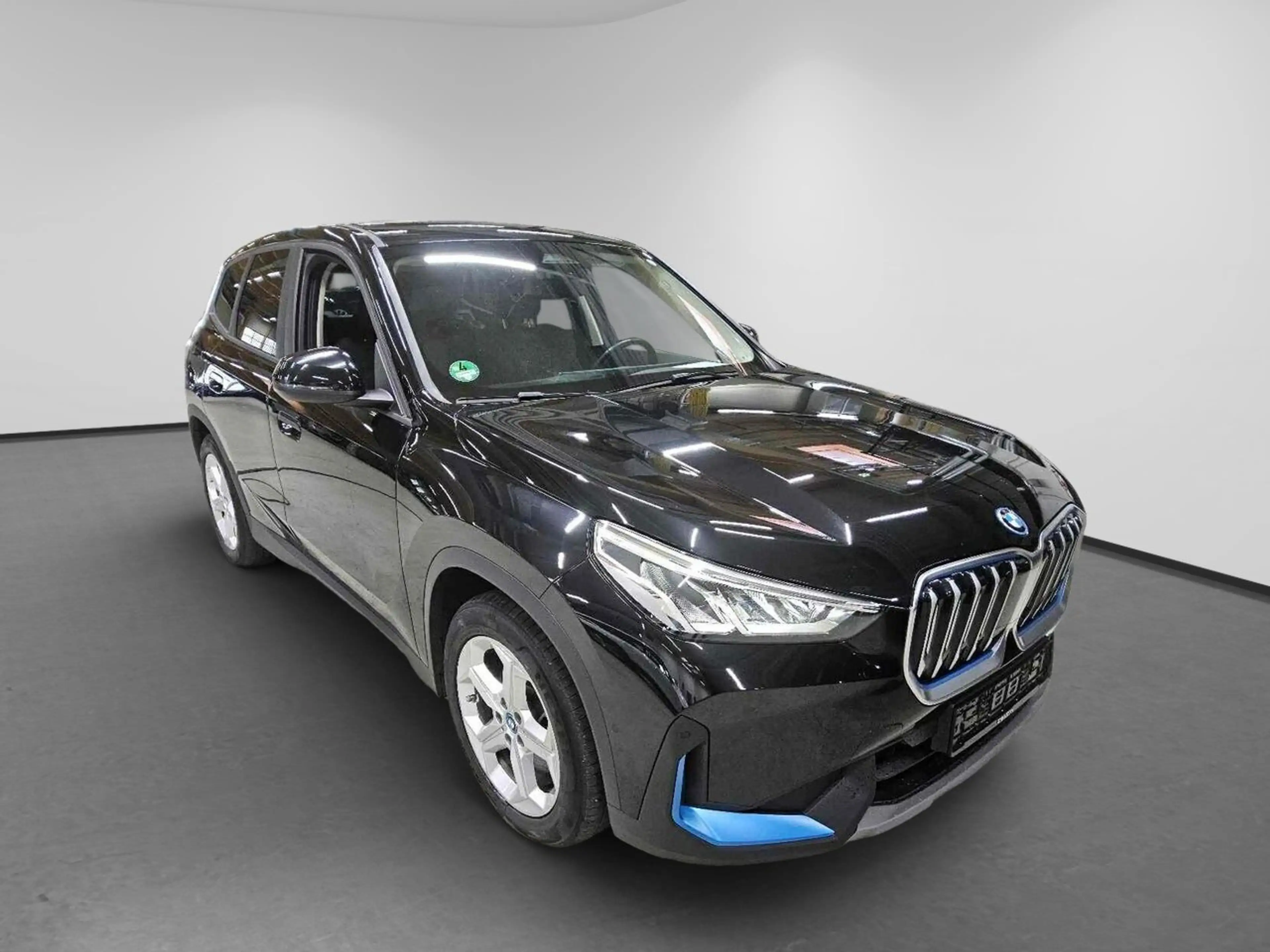 BMW iX1 xDrive30 Wide El.Heckkl. LED Navi RKam AUT — photo 8