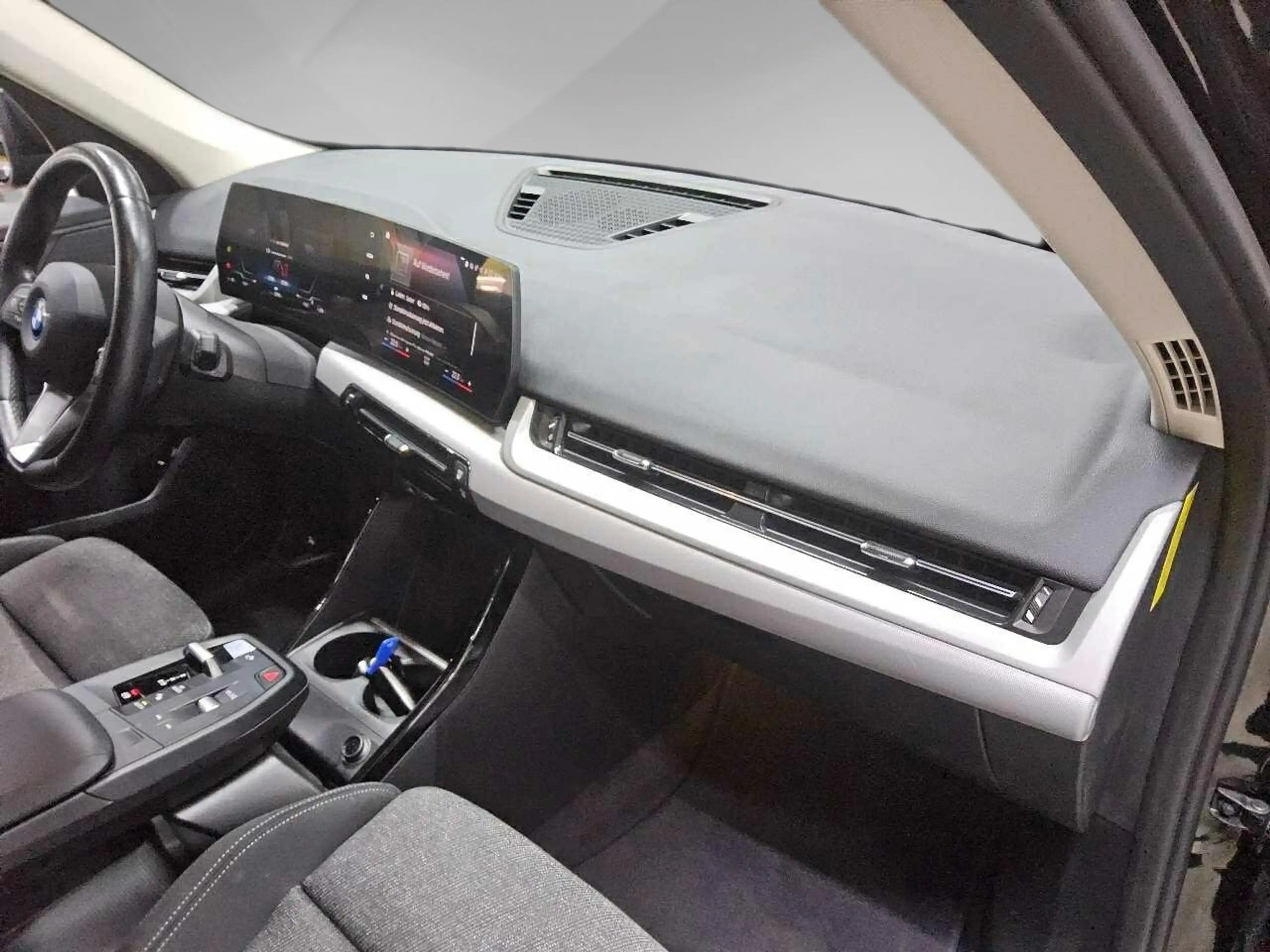 BMW iX1 xDrive30 Wide El.Heckkl. LED Navi RKam AUT — photo 10