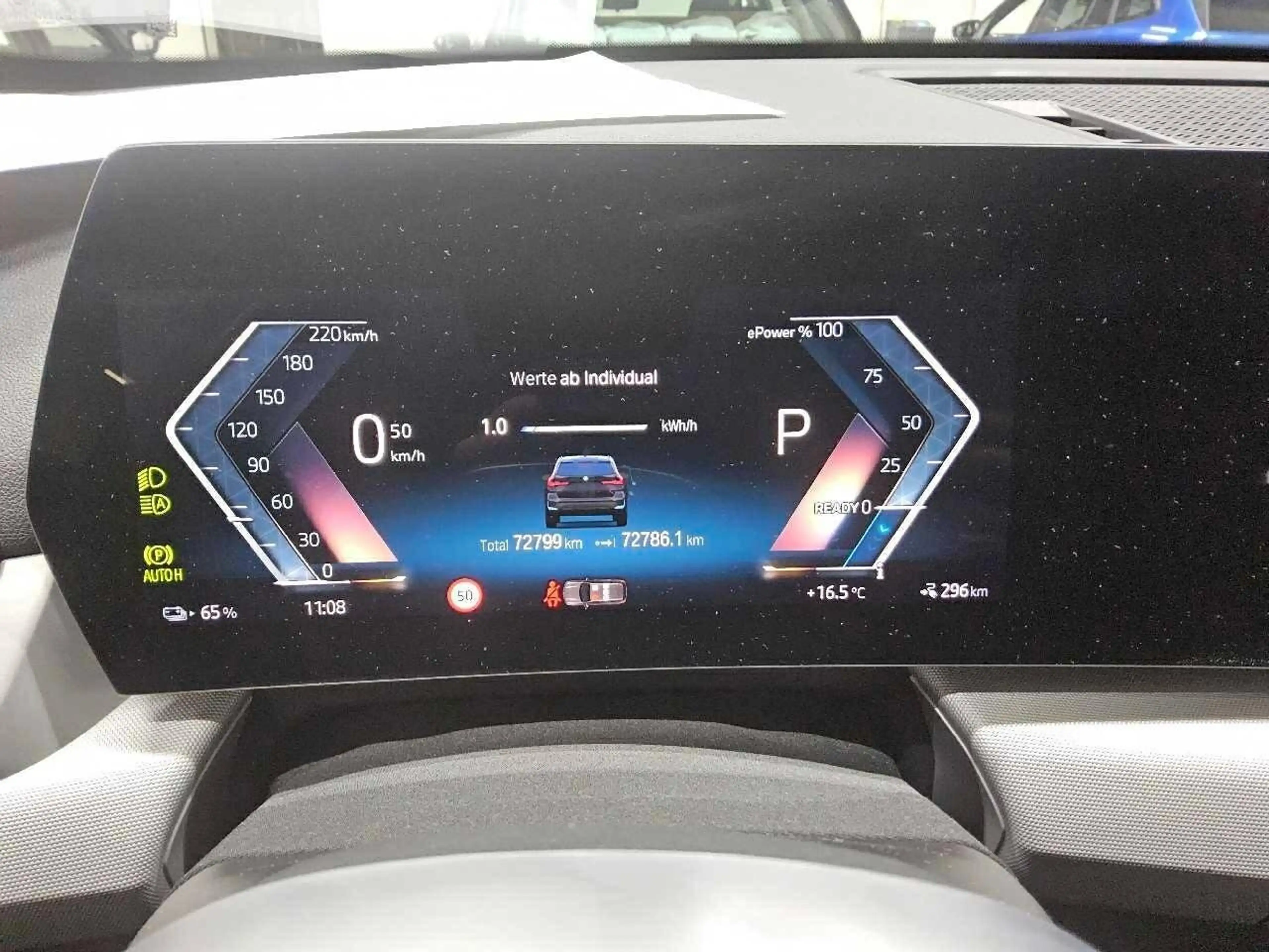 BMW iX1 xDrive30 Wide El.Heckkl. LED Navi RKam AUT — photo 11