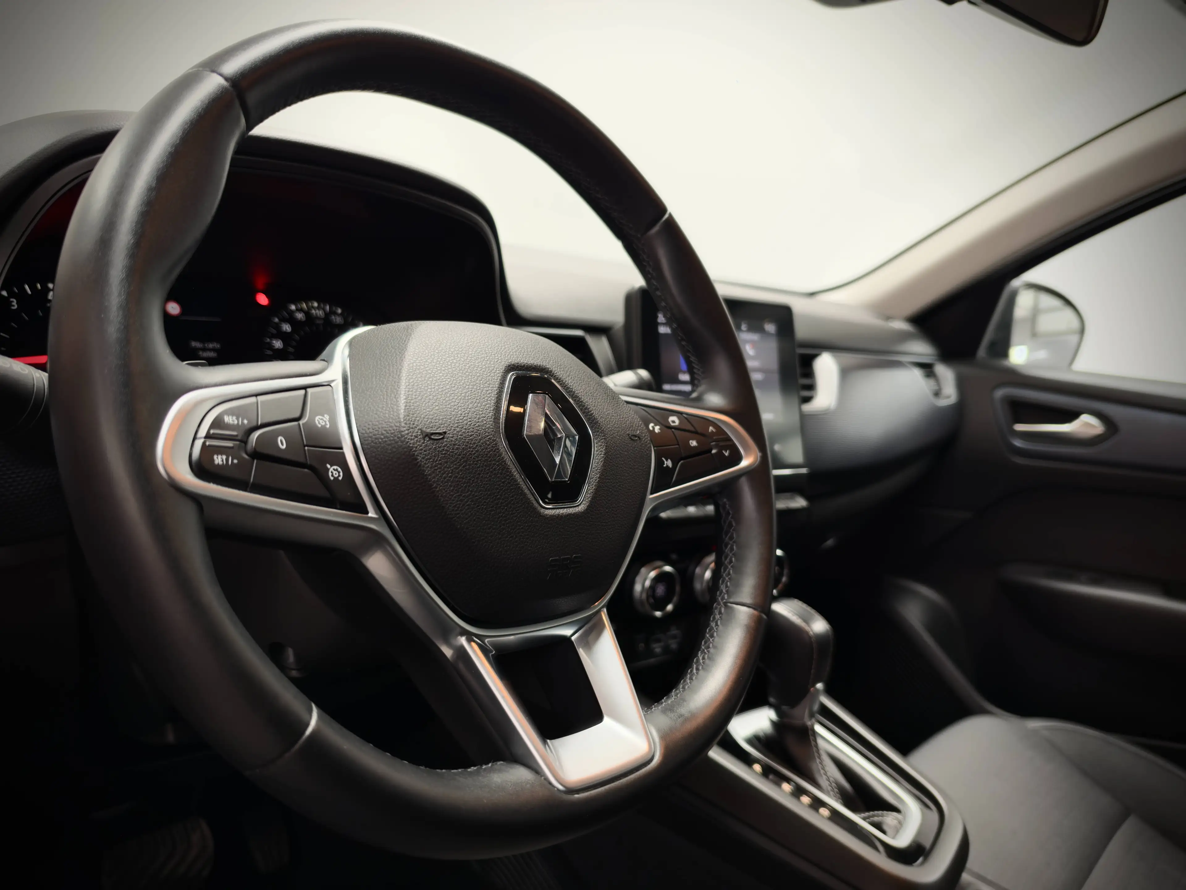 Renault Arkana 1.3 TCe EDC-1ERPRO-LED-COCKPIT-CARPLAY-CAMERA-JANTES17-PDC — photo 13