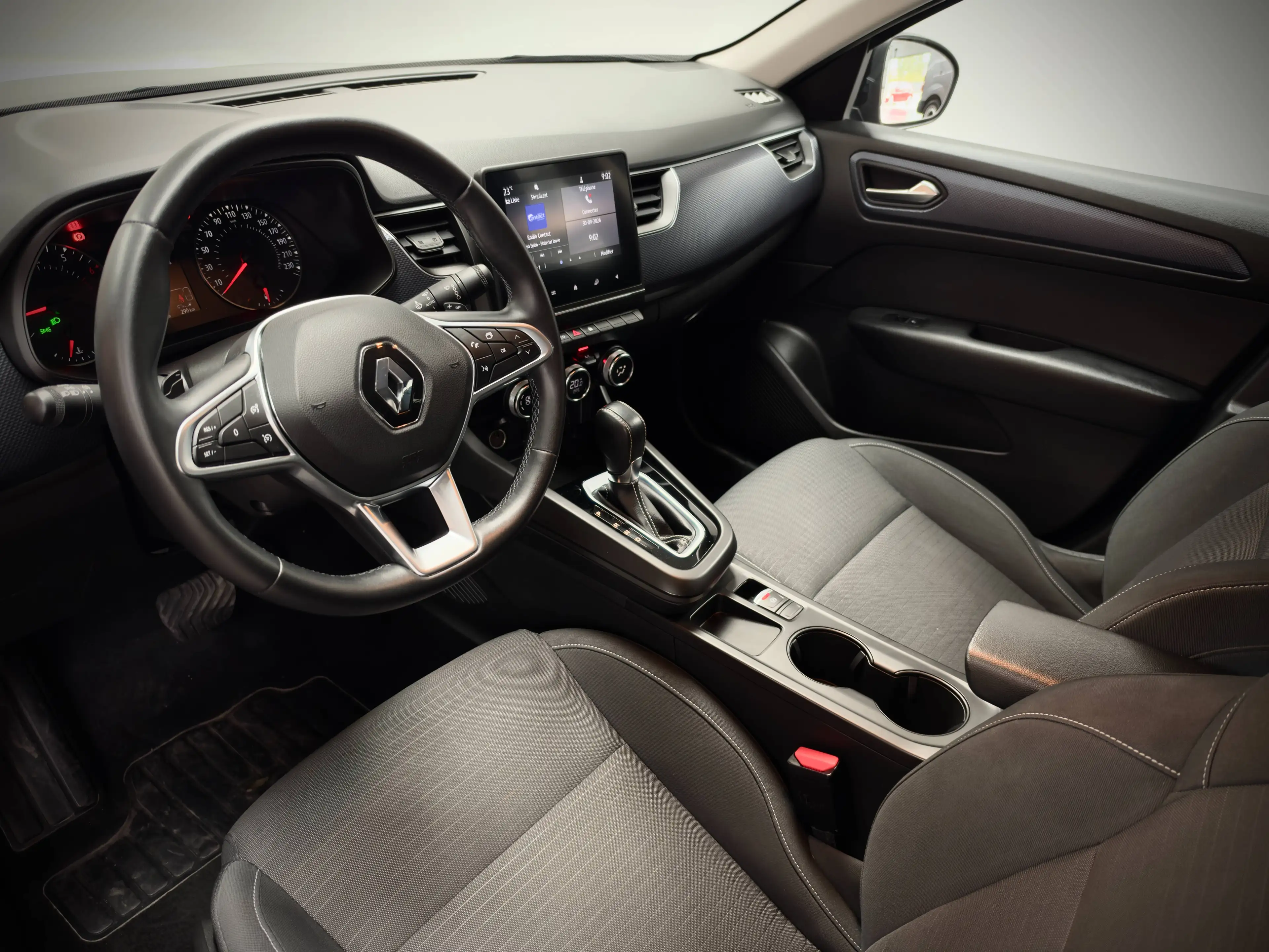 Renault Arkana 1.3 TCe EDC-1ERPRO-LED-COCKPIT-CARPLAY-CAMERA-JANTES17-PDC — photo 12